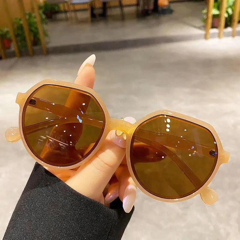 KLASSNUM Women Square Frame Fashion Sunglasses Brand Vintage Travel Sun Glasses Female Eyewear Anti-Glare Driving Sun Glasses