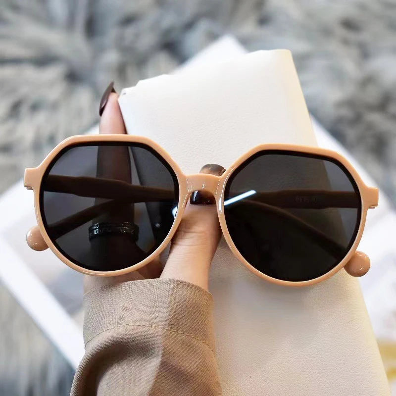 KLASSNUM Women Square Frame Fashion Sunglasses Brand Vintage Travel Sun Glasses Female Eyewear Anti-Glare Driving Sun Glasses