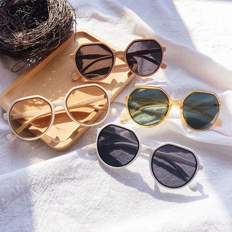 KLASSNUM Women Square Frame Fashion Sunglasses Brand Vintage Travel Sun Glasses Female Eyewear Anti-Glare Driving Sun Glasses