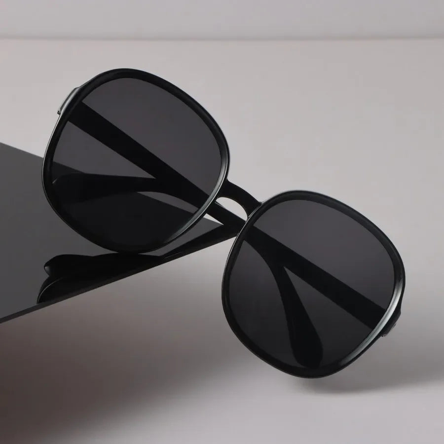 Lovely Sunglasses Women Men Round Mirror Big Frame Brand Designer Black Sun Glasses Trendy Eyewear Unisex Sexy Retro