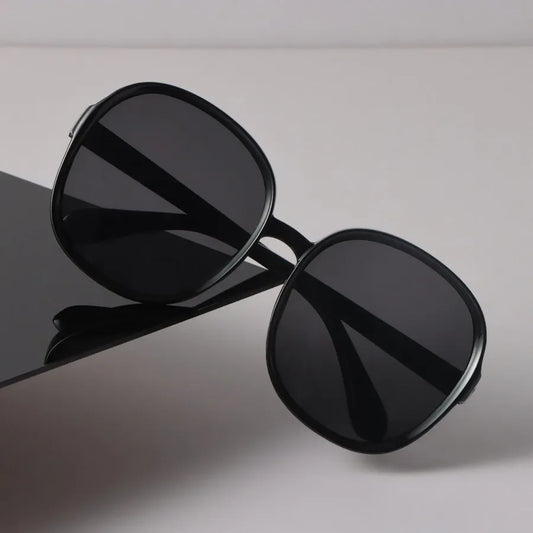 Lovely Sunglasses Women Men Round Mirror Big Frame Brand Designer Black Sun Glasses Trendy Eyewear Unisex Sexy Retro