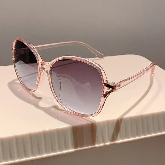 Butterfly Big Frame Sunglasses Women For Female Vintage Elegant Sun Glasses Luxury Brand Designer Punk Popular Rivet Eyeglasses