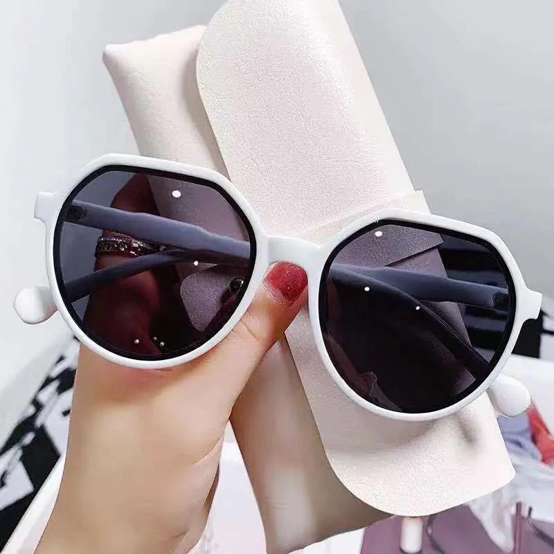 KLASSNUM Women Square Frame Fashion Sunglasses Brand Vintage Travel Sun Glasses Female Eyewear Anti-Glare Driving Sun Glasses