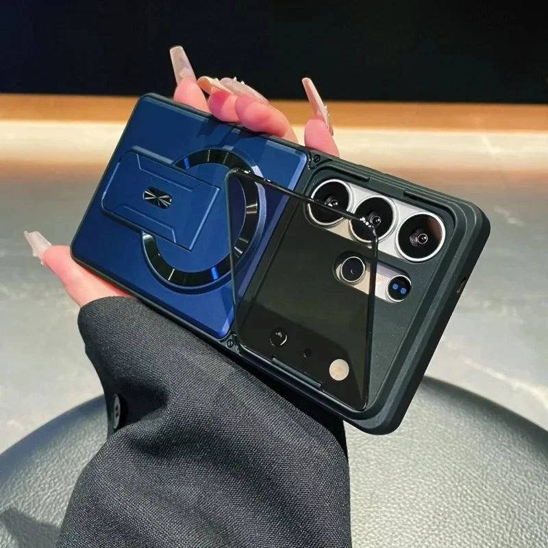Phone case with a reflective surface held by a person
