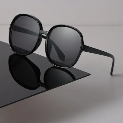 Lovely Sunglasses Women Men Round Mirror Big Frame Brand Designer Black Sun Glasses Trendy Eyewear Unisex Sexy Retro